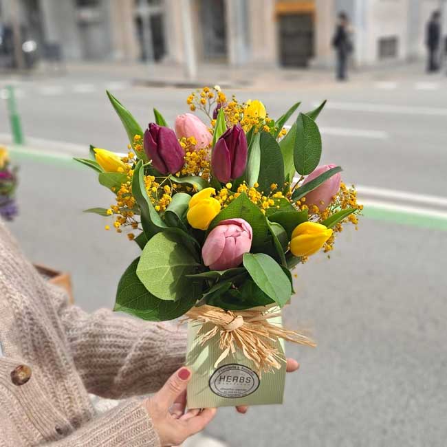 TULIPANES "FRATERNITE" 3 ramo-dia-mujer-en-barcelona