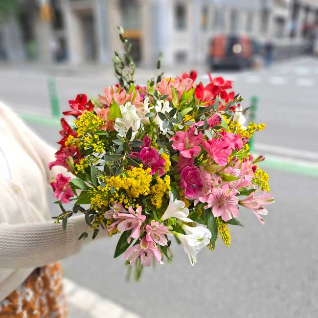 Ramo de alstroemerias rosas, blancas y rojas "MONACO" 4 ramo-alstroemerias-envio-domicilio-barcelona
