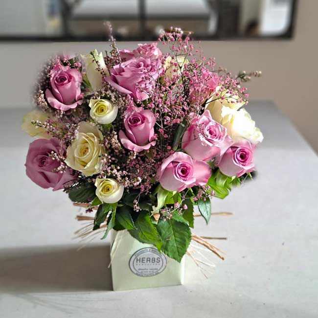 OFERTA RAMO 15 ROSAS COLORES SUAVES 1 caja-rosas-blancas-rosa