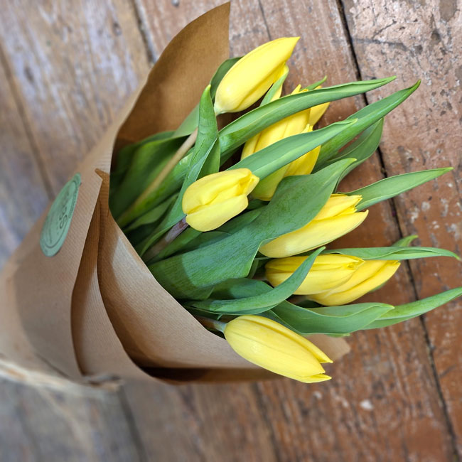 10 Tulipanes Amarillos 2 ramo-tulipanes-amarillos-barcelona